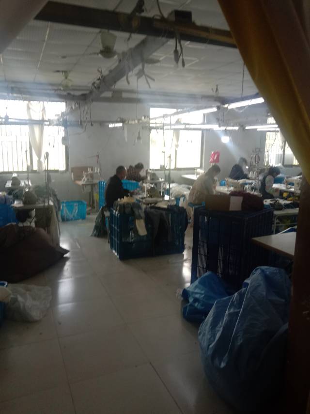 丝杭服饰工厂图片3