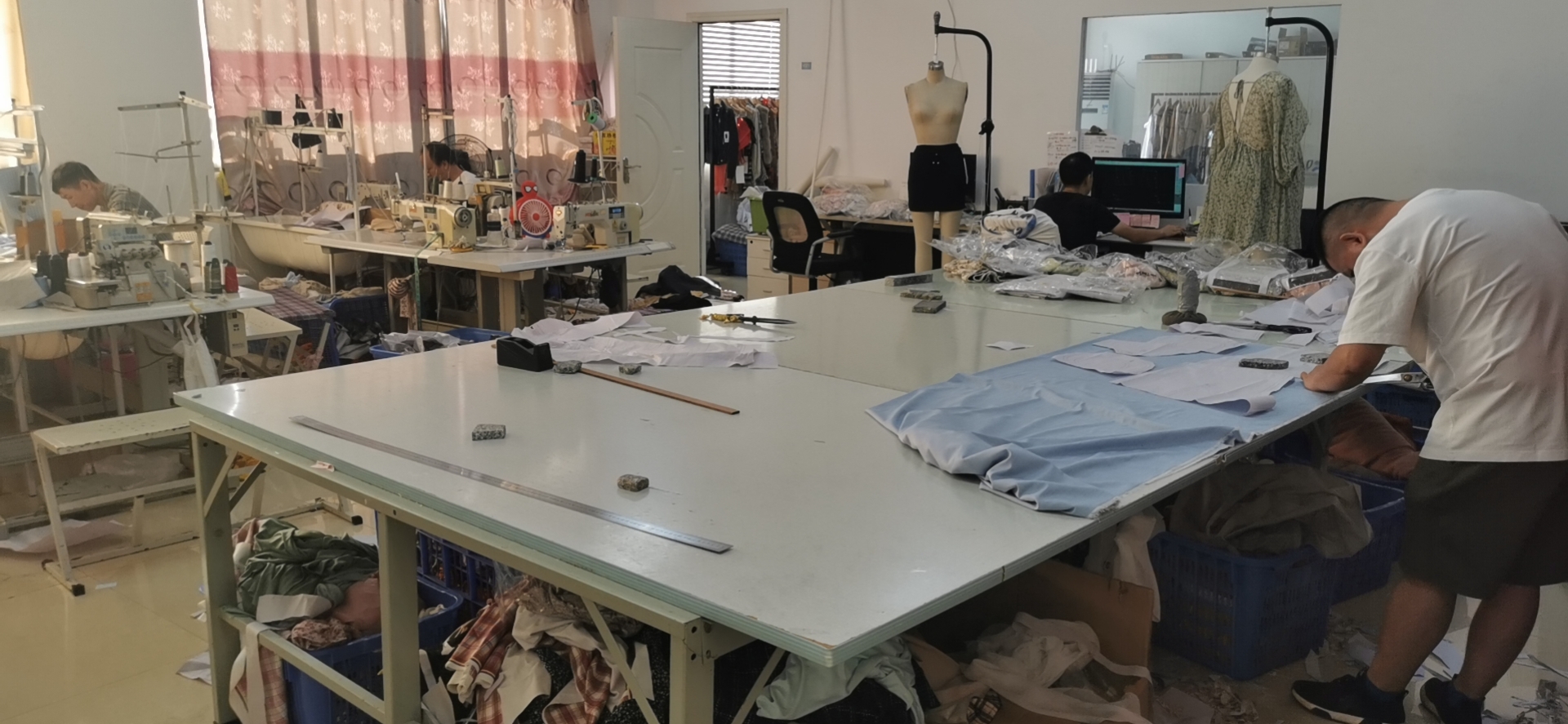 广州品众服饰工厂图片3