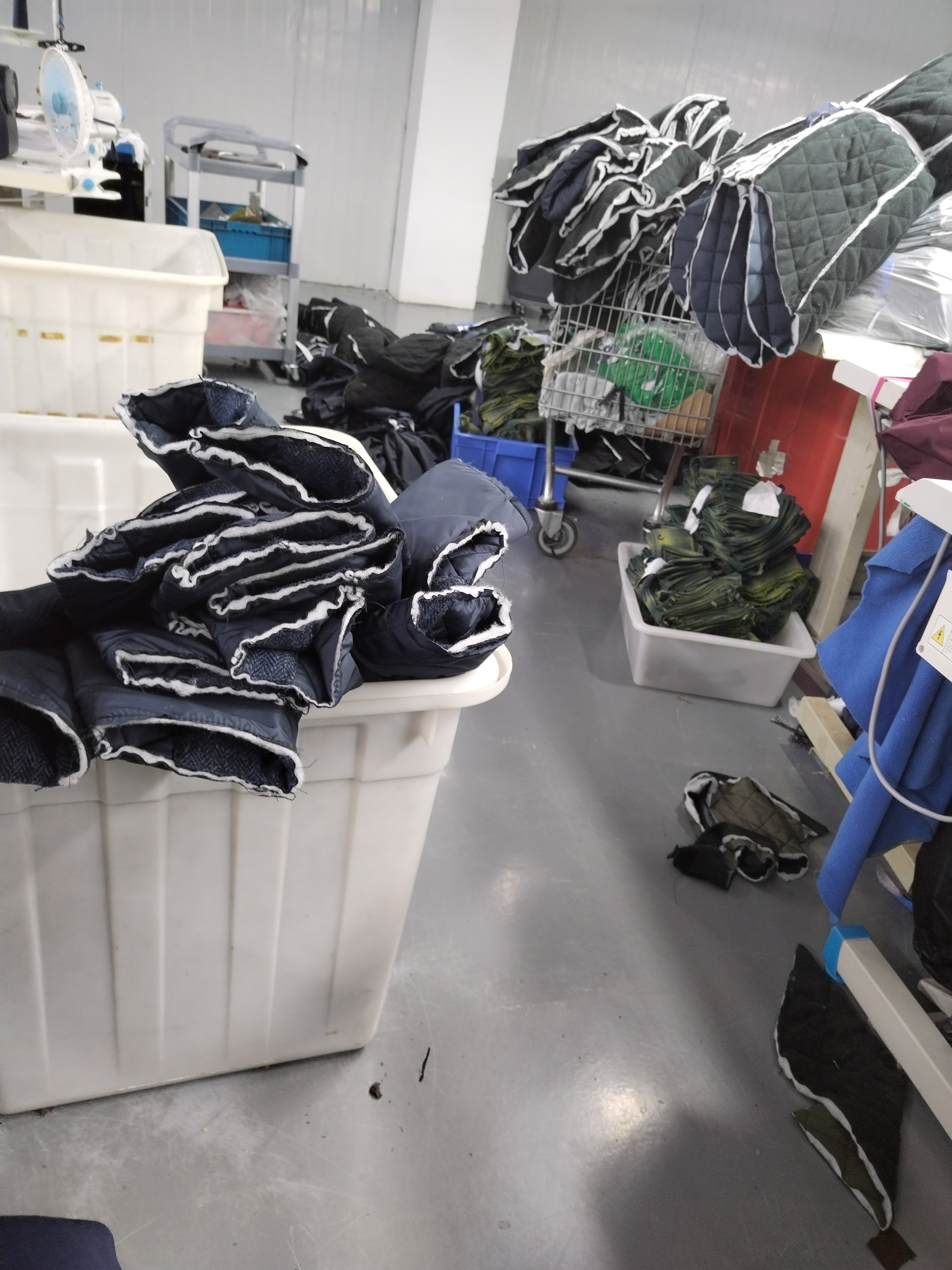 珑飞服装加工有限公司工厂图片2