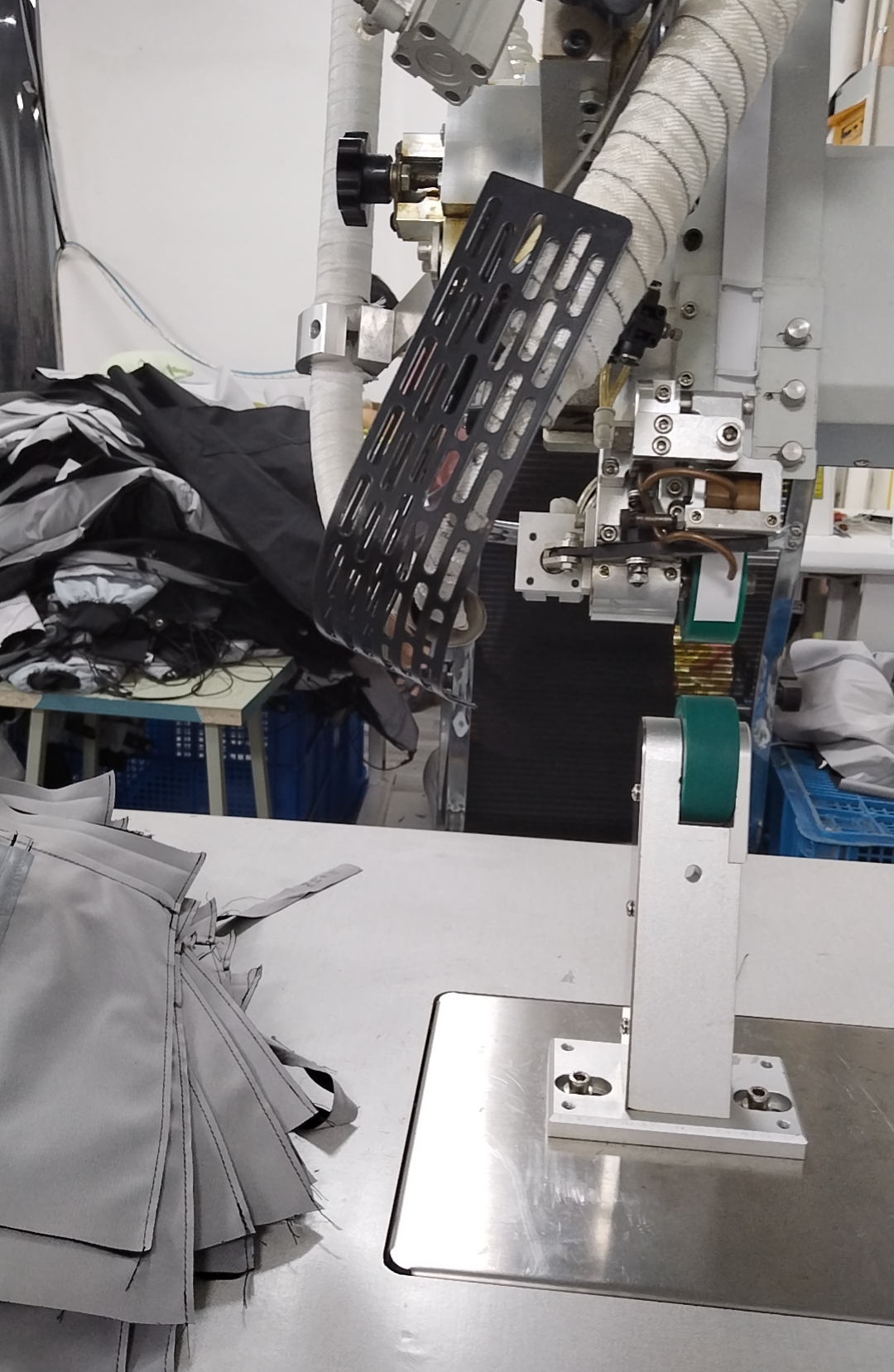 珑飞服装加工有限公司
