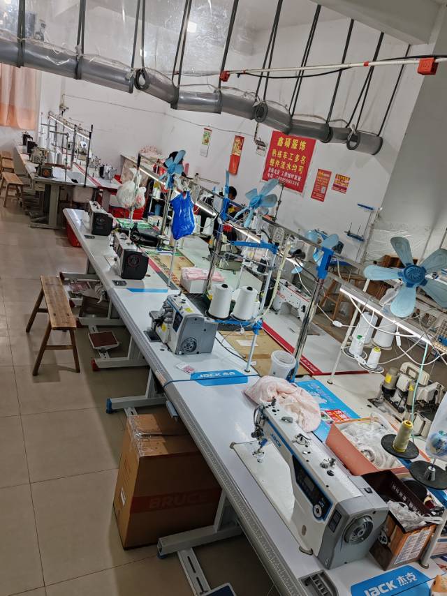 鑫硕服饰工厂图片2
