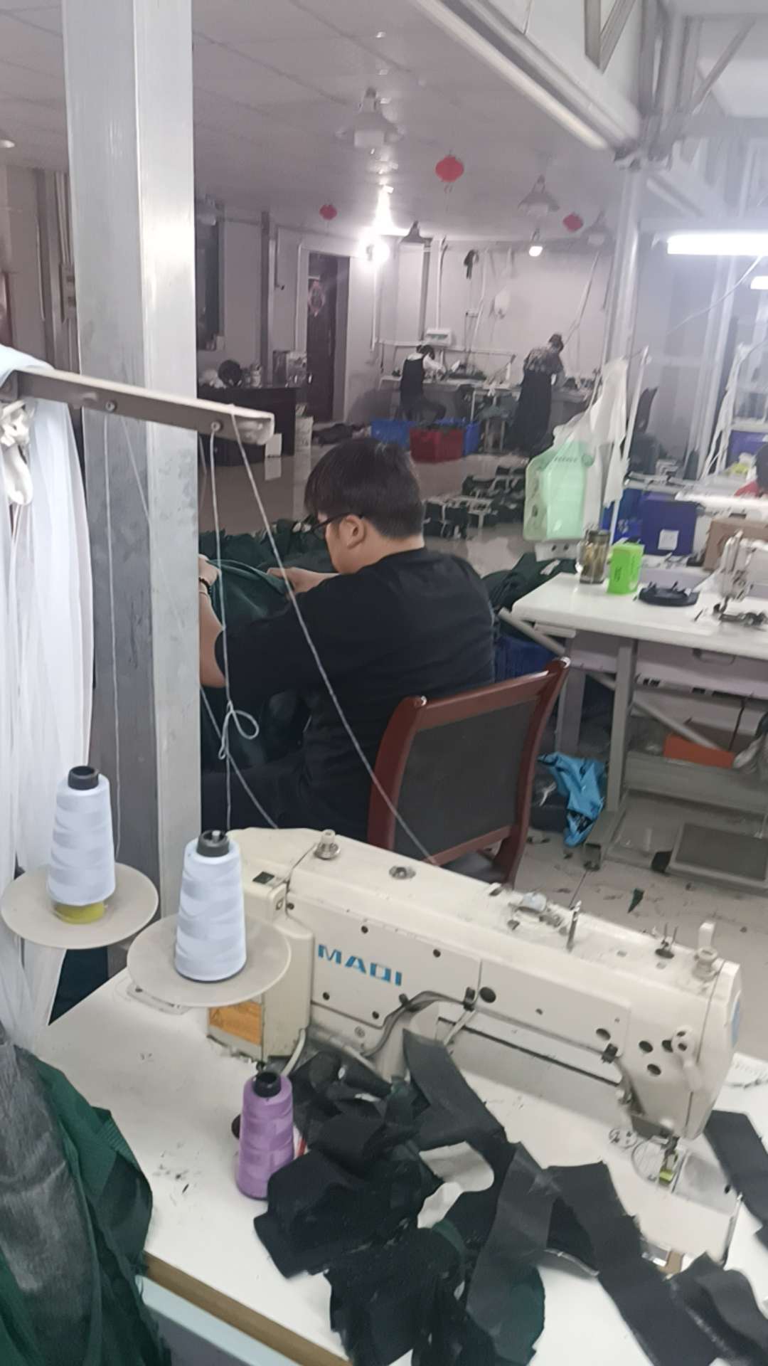 春杰服饰工厂图片2