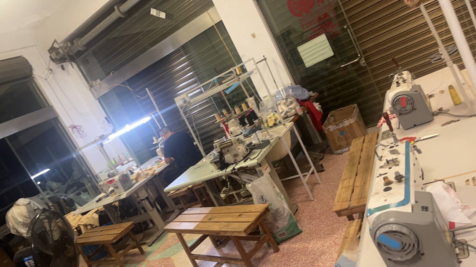 嘉山广场制衣工厂图片2