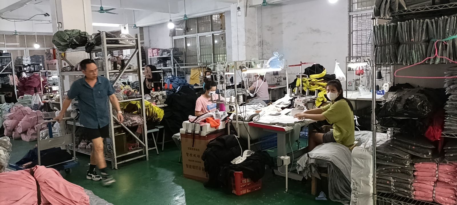 莫语服饰工厂图片4