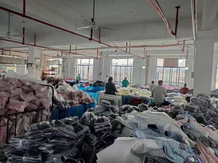 依冉服饰有限公司工厂图片2