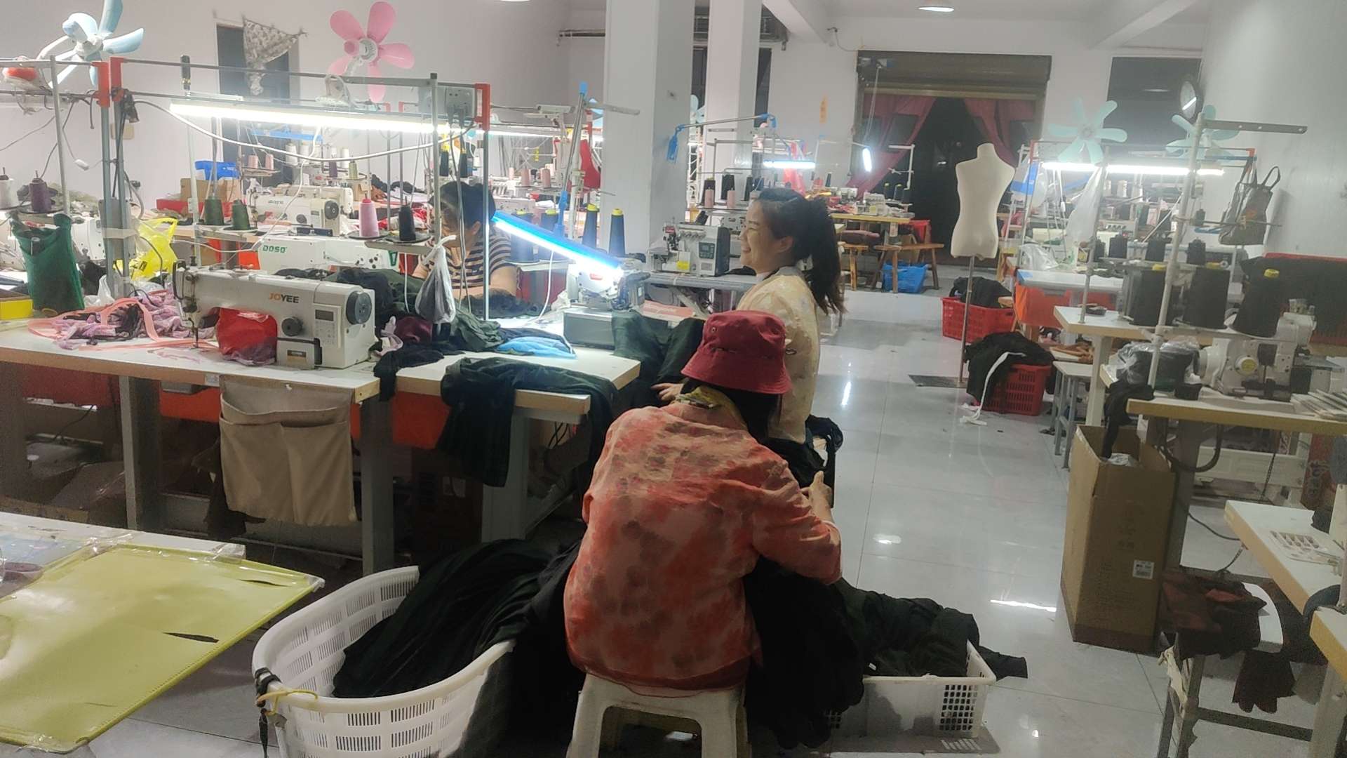 洪湖市馨语百合制衣厂工厂图片4