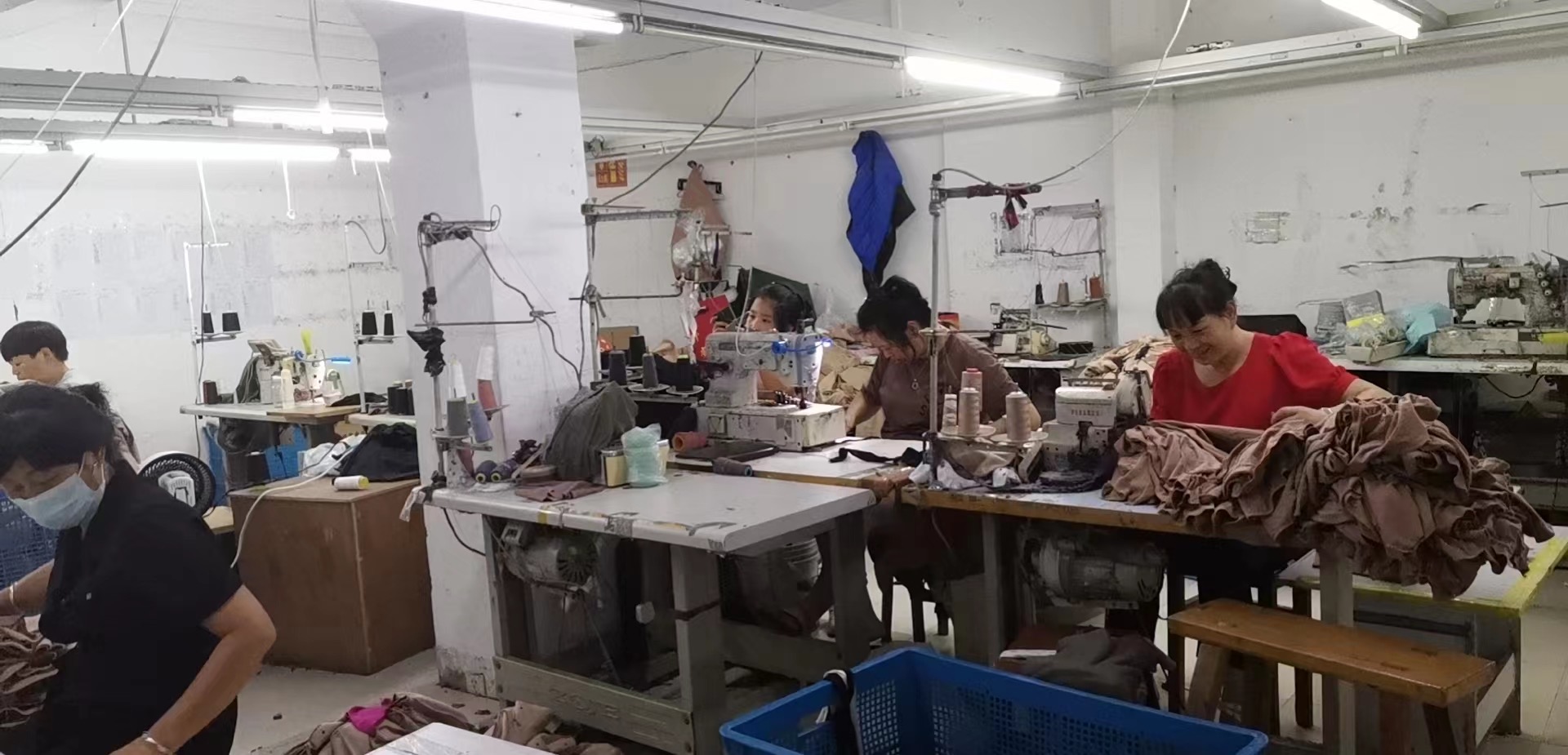 冰饰制衣工厂图片2