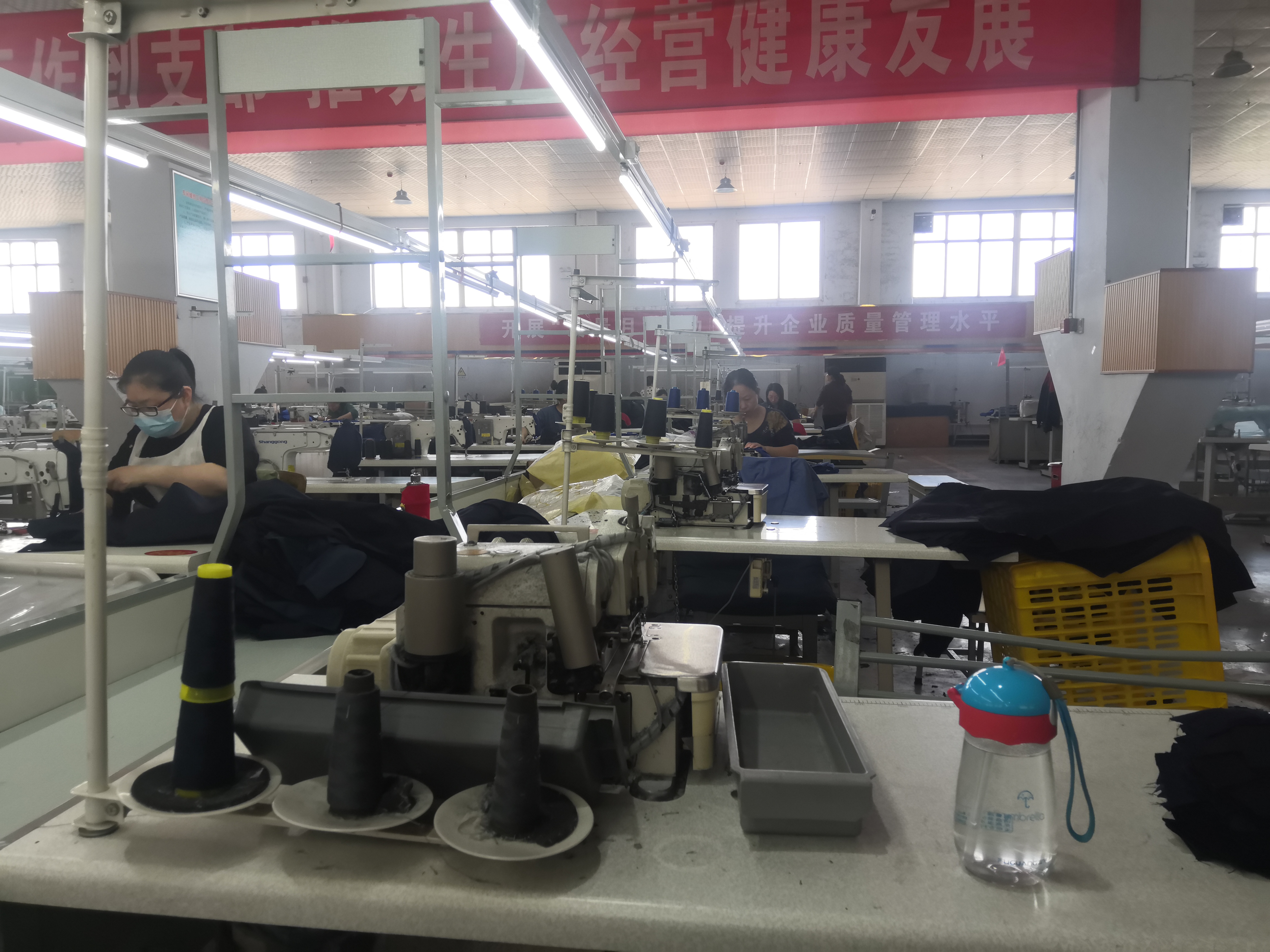 豆豆服装有限公司
