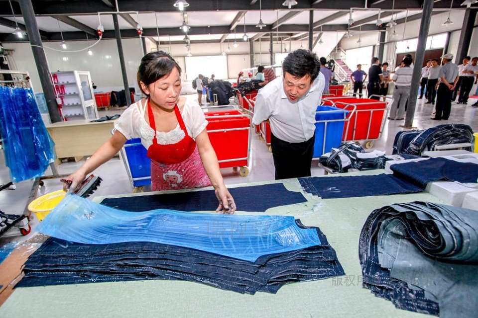 依品服饰有限公司工厂图片3