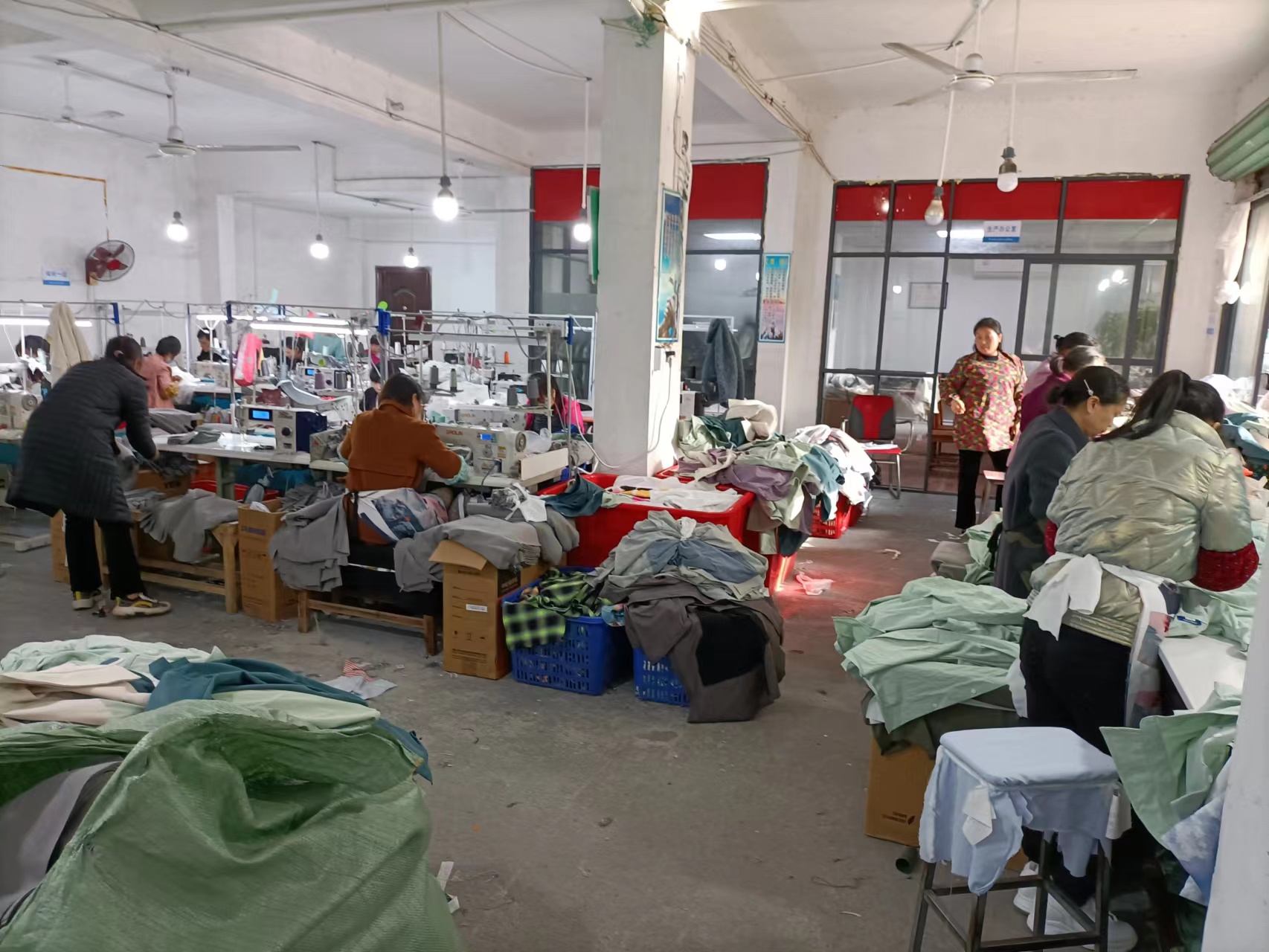 赣州市楚淮服装有限公司工厂图片3