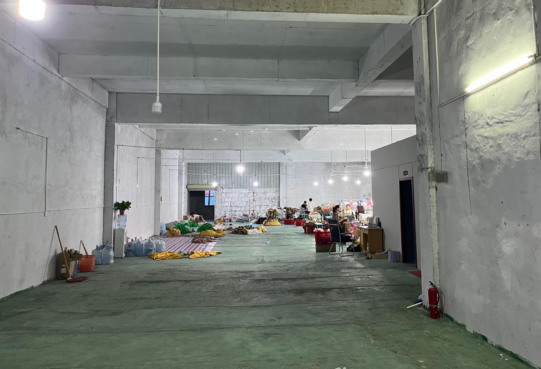 天门市亮娇服饰有限公司工厂图片3