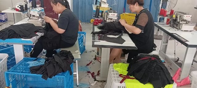 晨贤服饰工厂图片3
