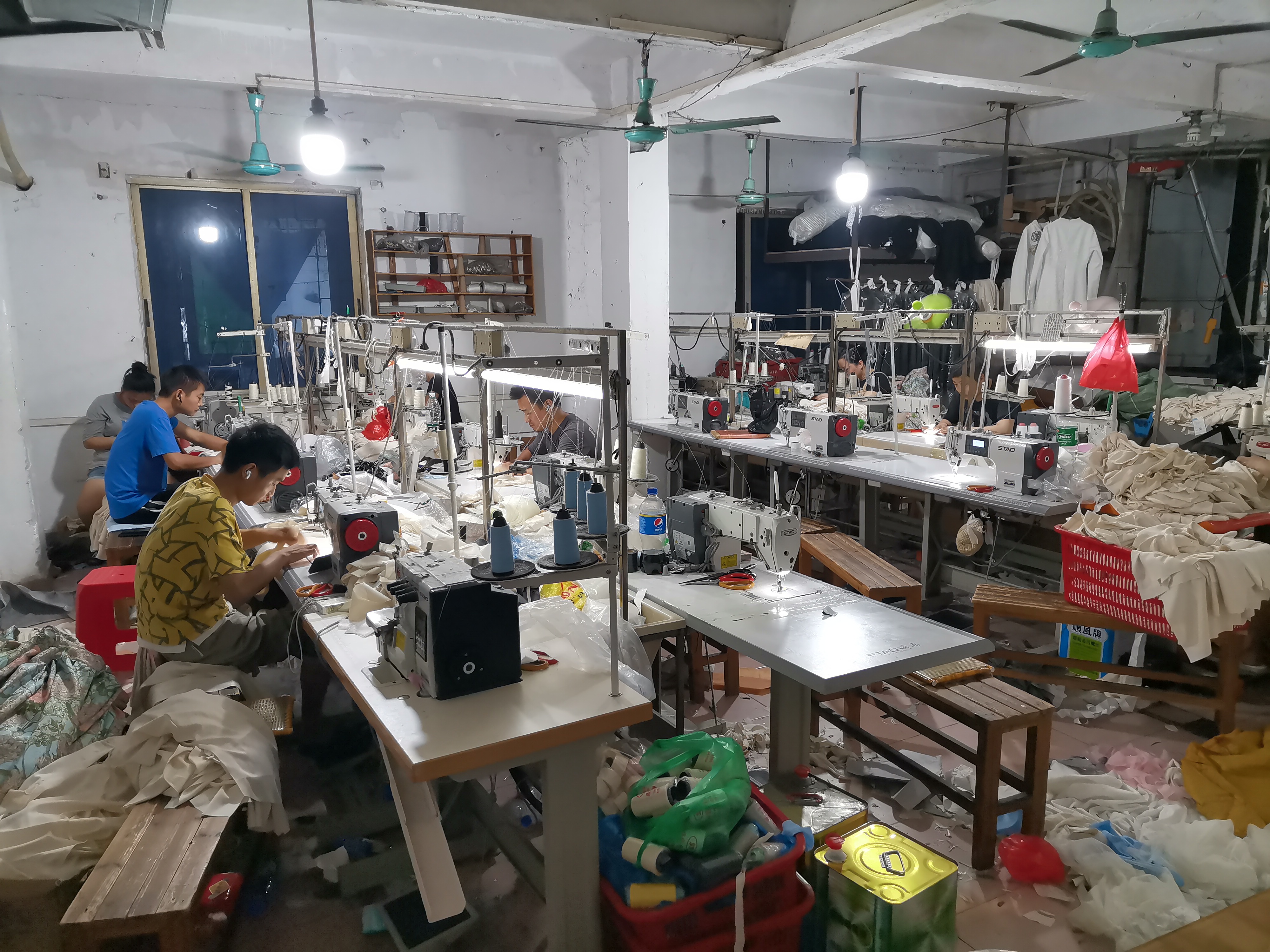 恒鑫制衣厂工厂图片2