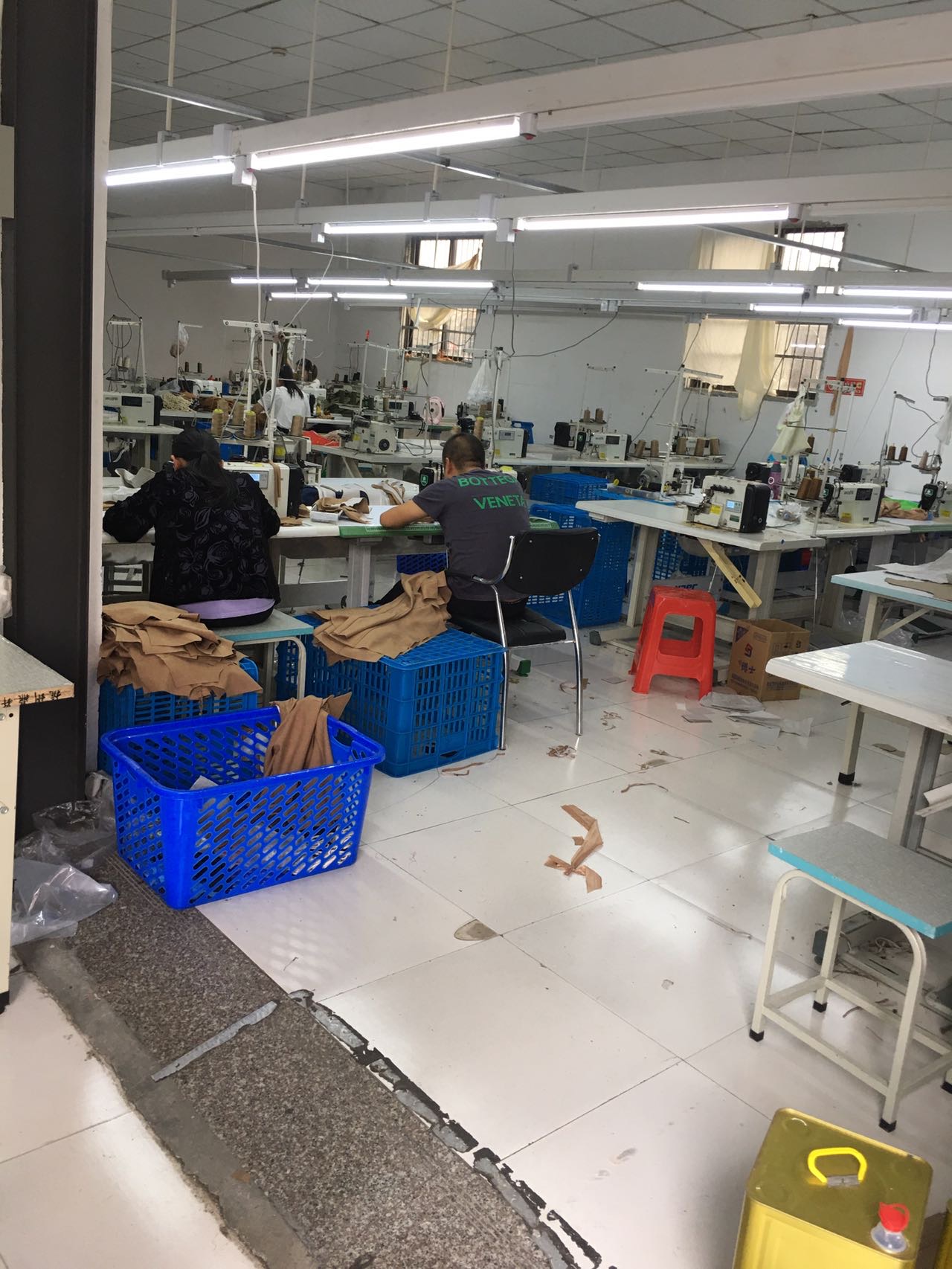 年高服饰工厂图片3