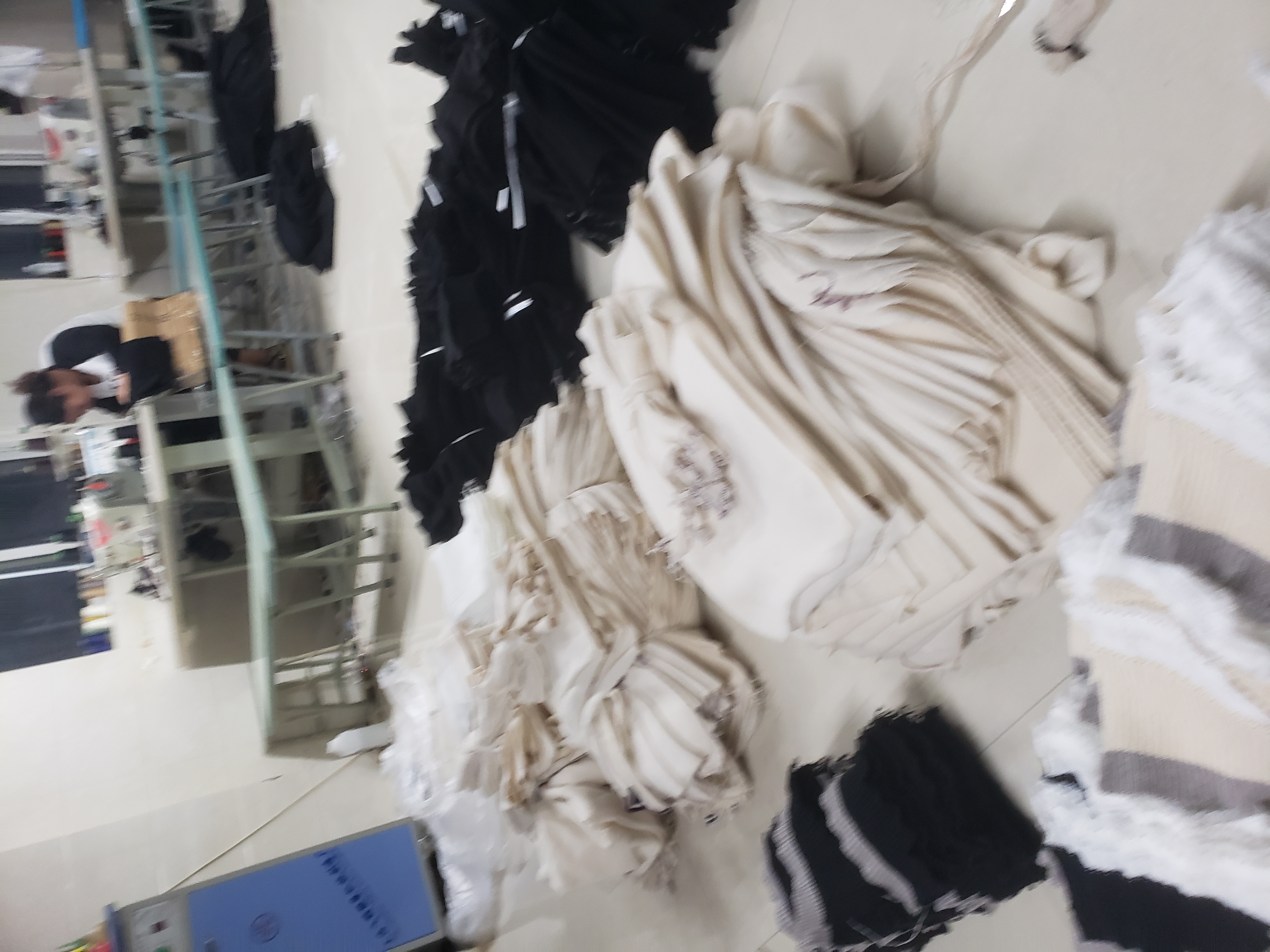 浙江嘉兴中钦服饰有阿限公司