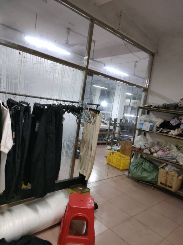 揽月服饰工厂图片2