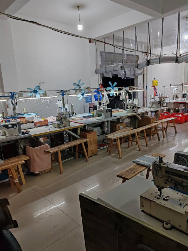 鑫硕服饰工厂图片3