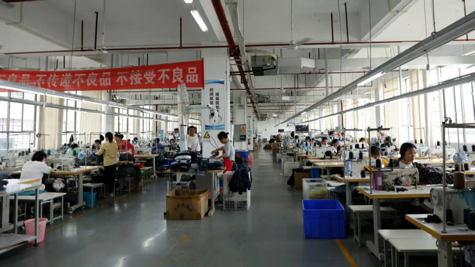 湖南省杰斯特服饰有限公司工厂图片3