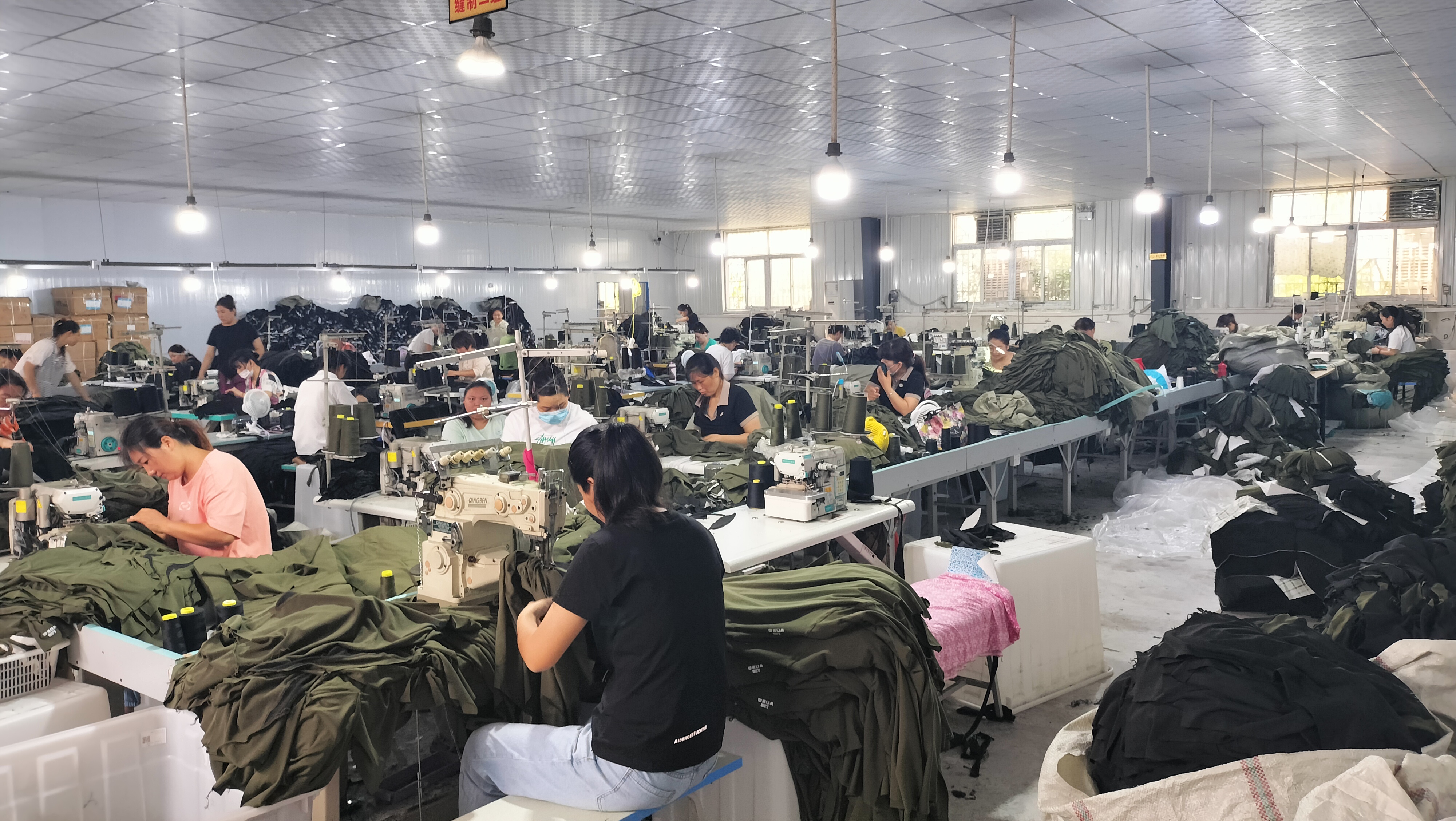 河南省太康县晶晶服装厂工厂图片3