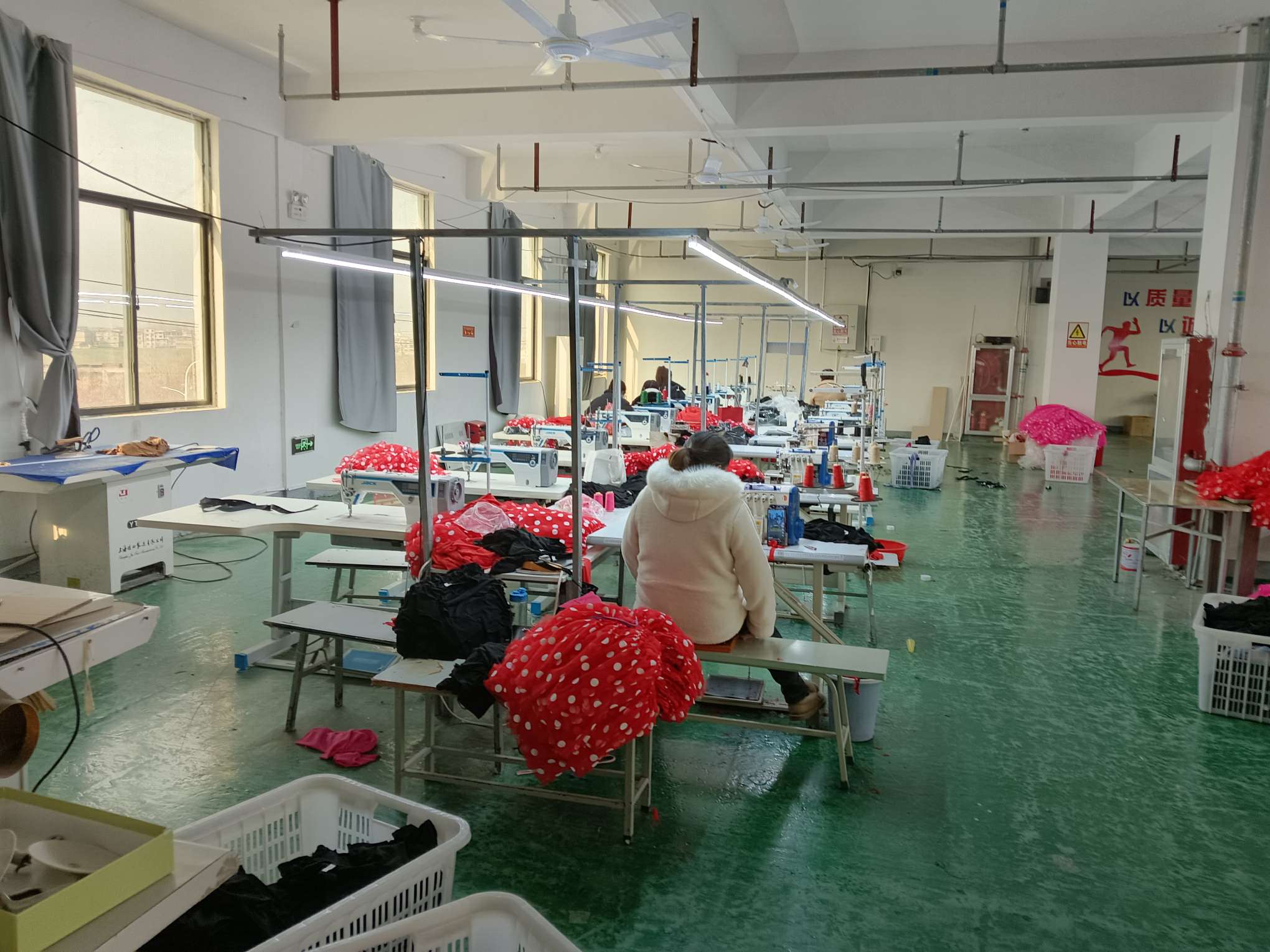 阜阳市恒鑫服饰加工厂工厂图片4