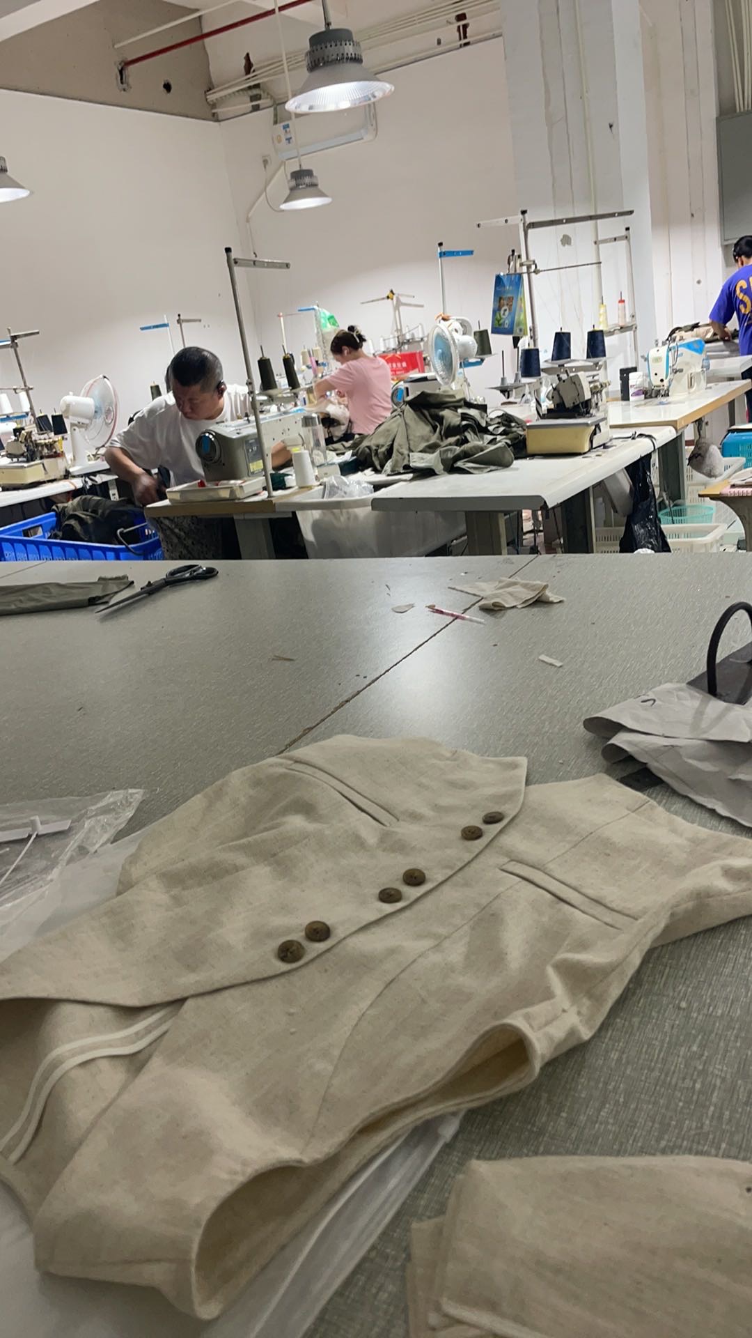 上海初秋服饰有限公司
