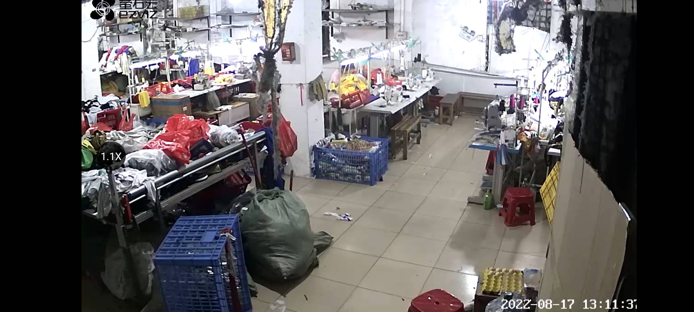 伊诗霖服饰工厂图片2