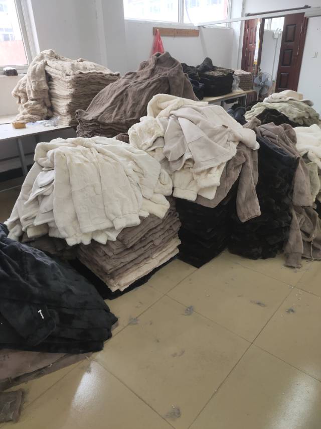 浙江省海宁市玖金服饰有限公司