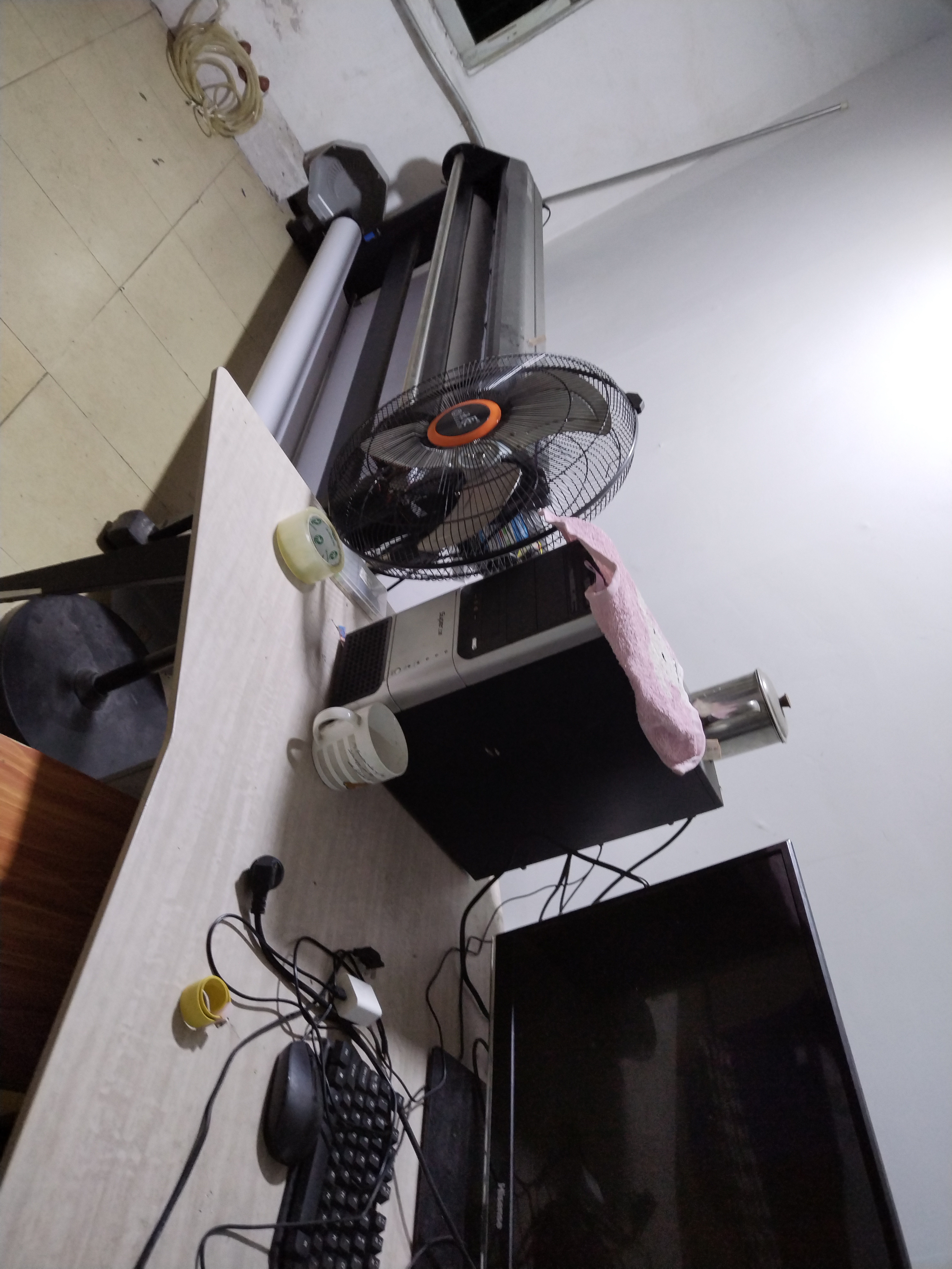 依美阁服装有限公司