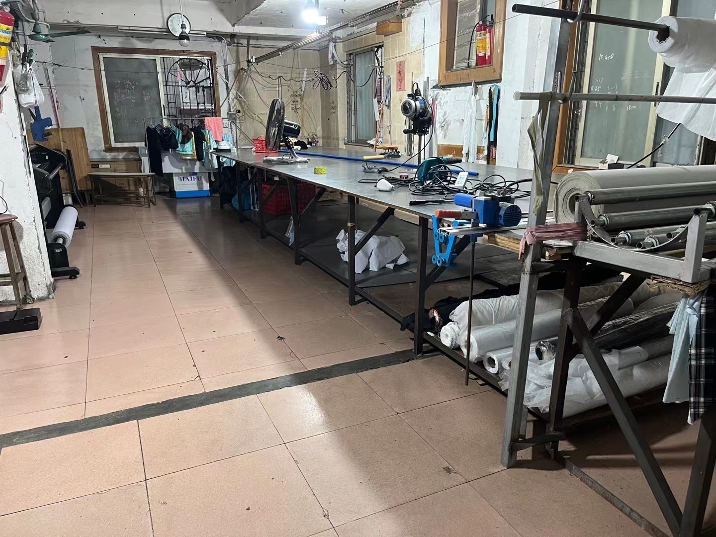 合益创展服饰工厂图片3
