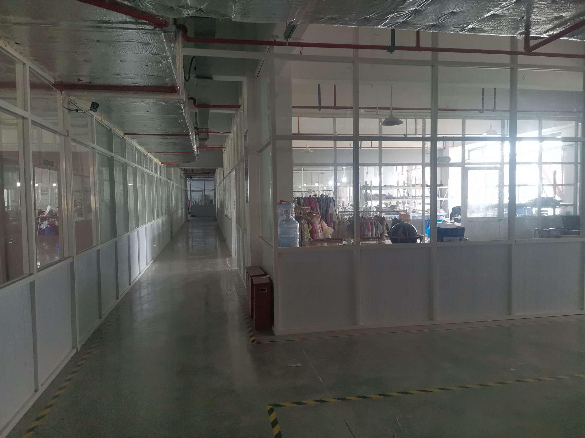 倾夏服饰工厂图片3