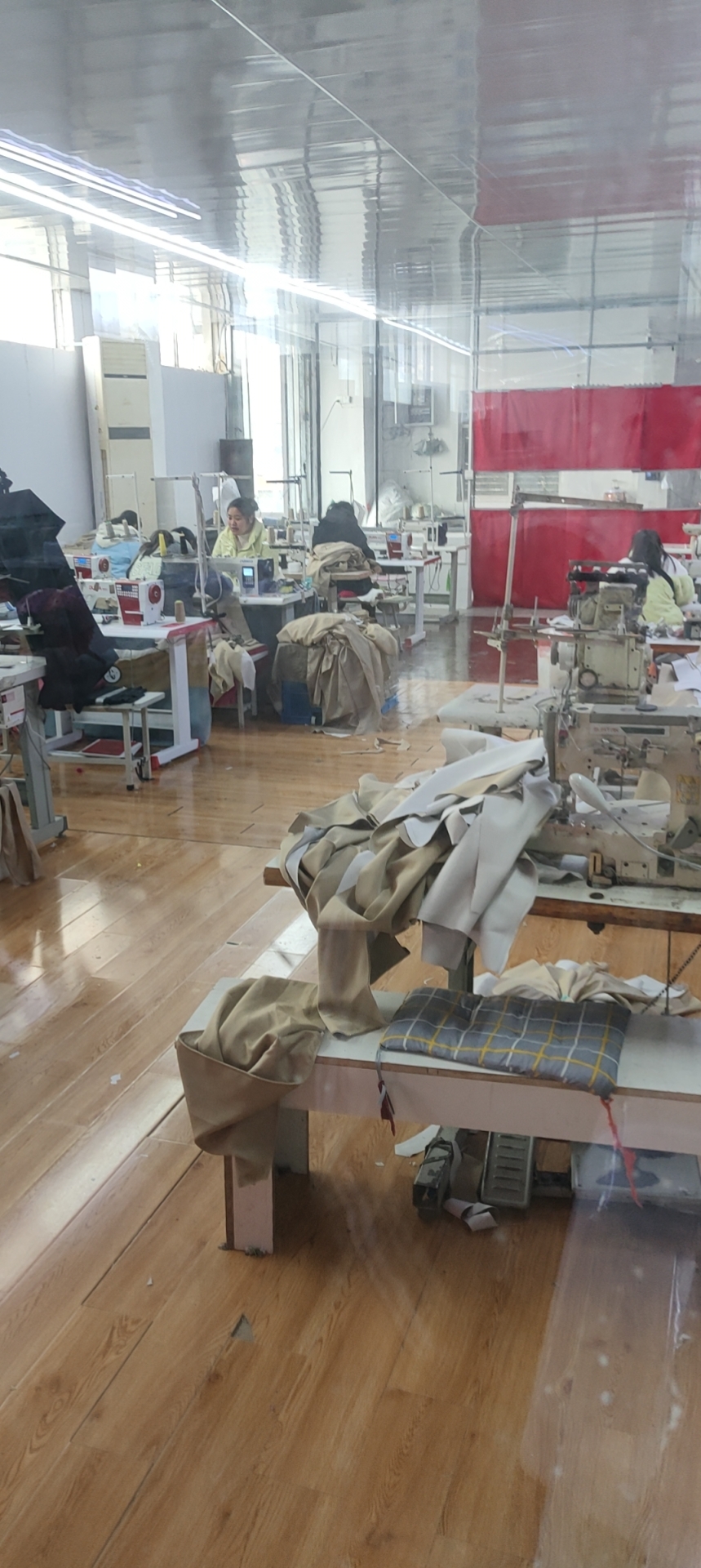 林宇服饰工厂图片2