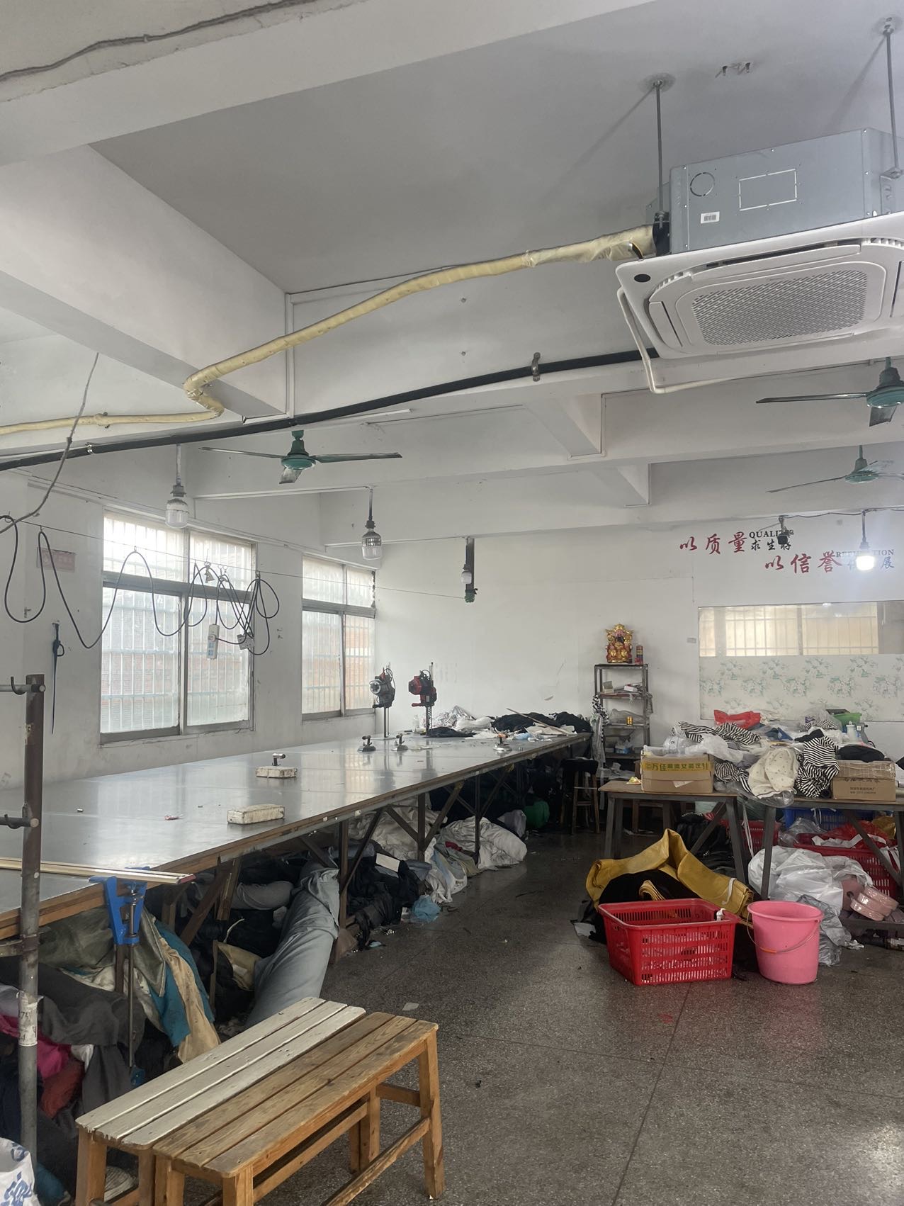 明珠服饰工厂图片2