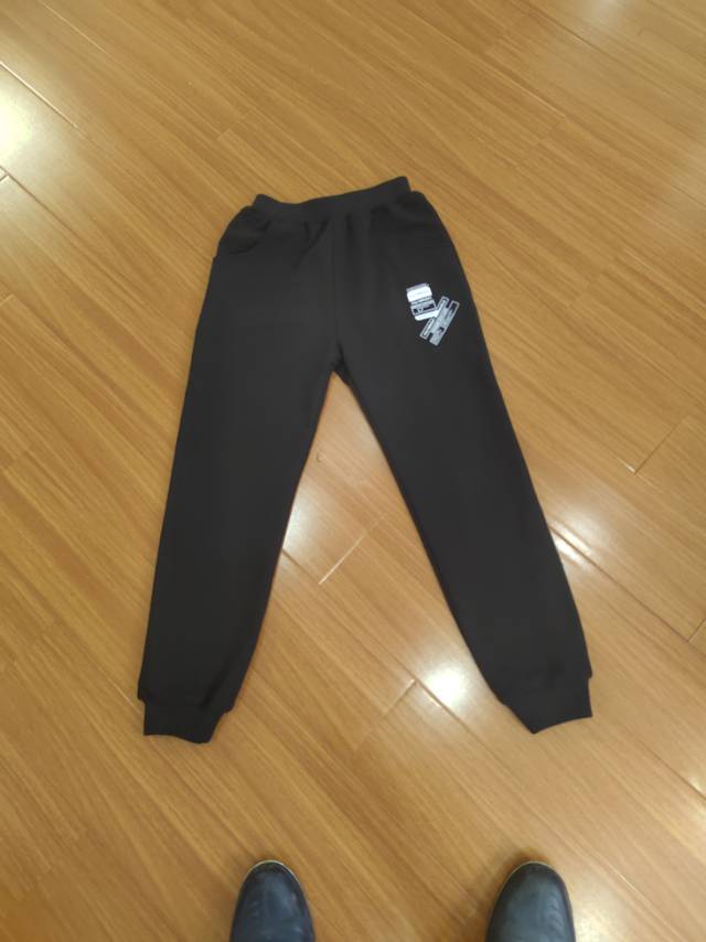 红彩霞服饰工厂图片2