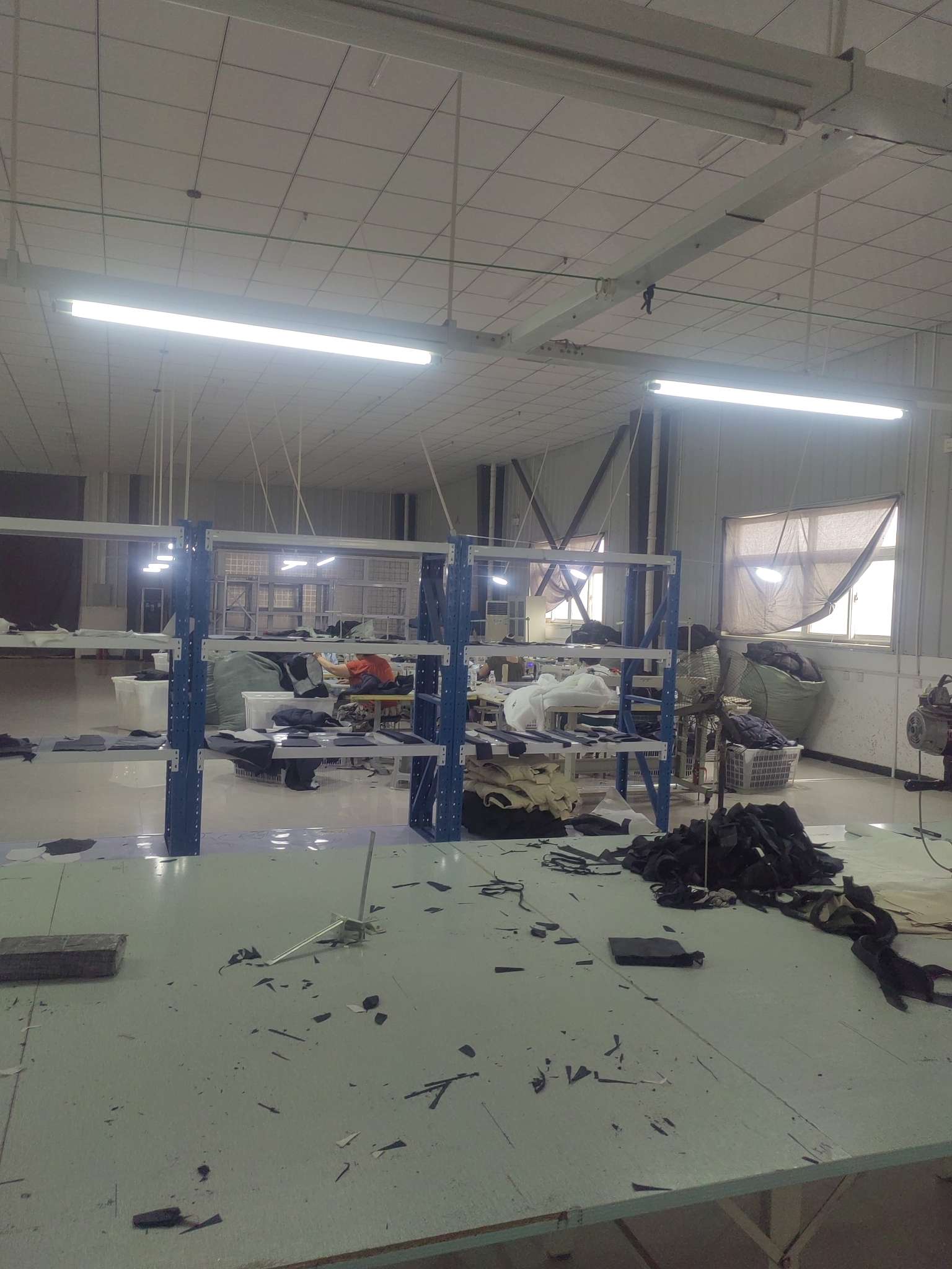 洛阳丝缕服饰工厂图片4