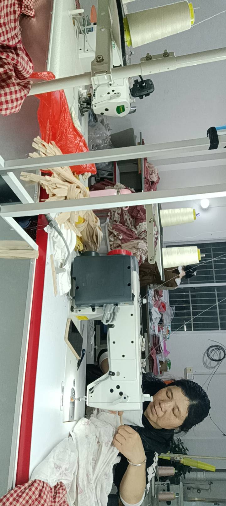 国龙服饰工厂图片2