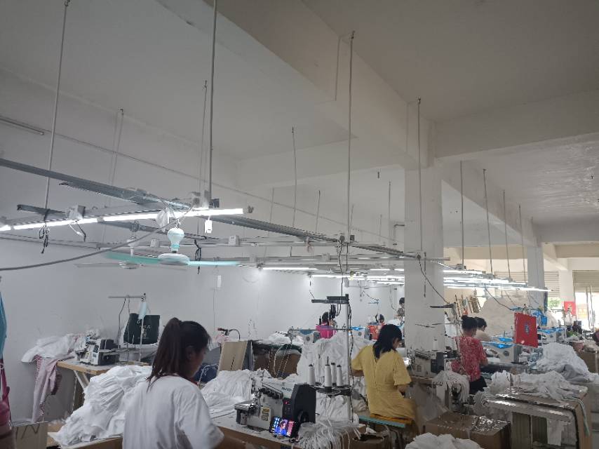 鑫乐服饰工厂图片2
