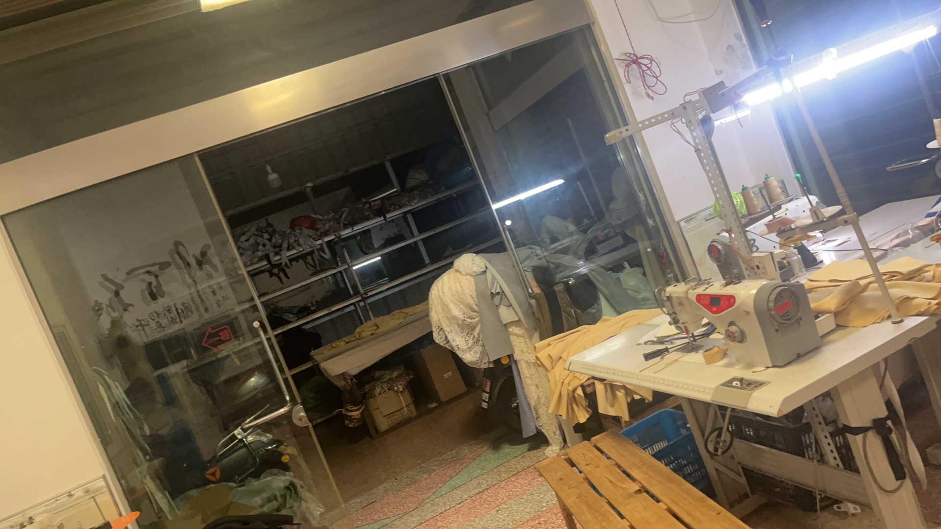 嘉山广场制衣工厂图片3