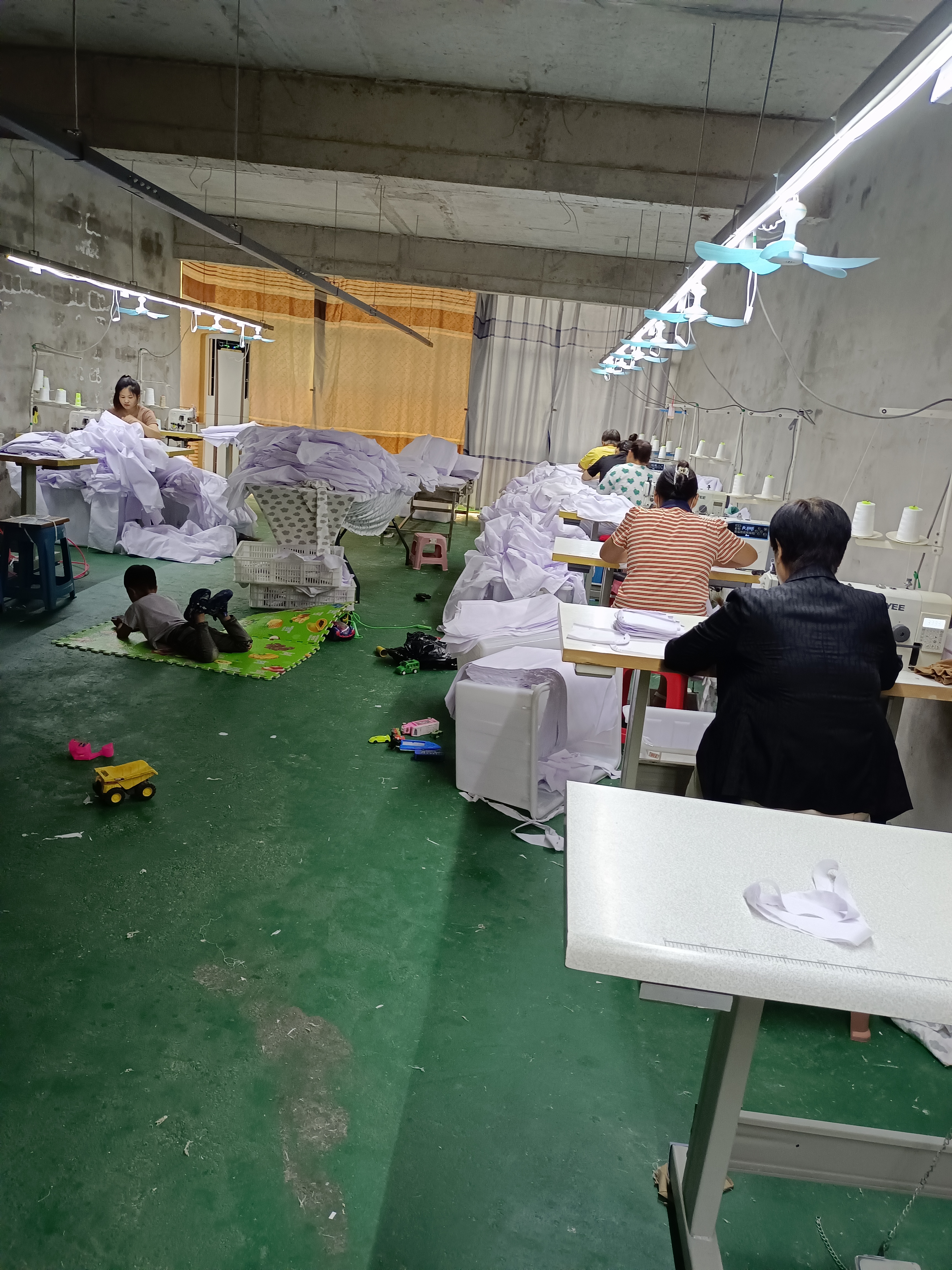 祥特服装工厂图片3