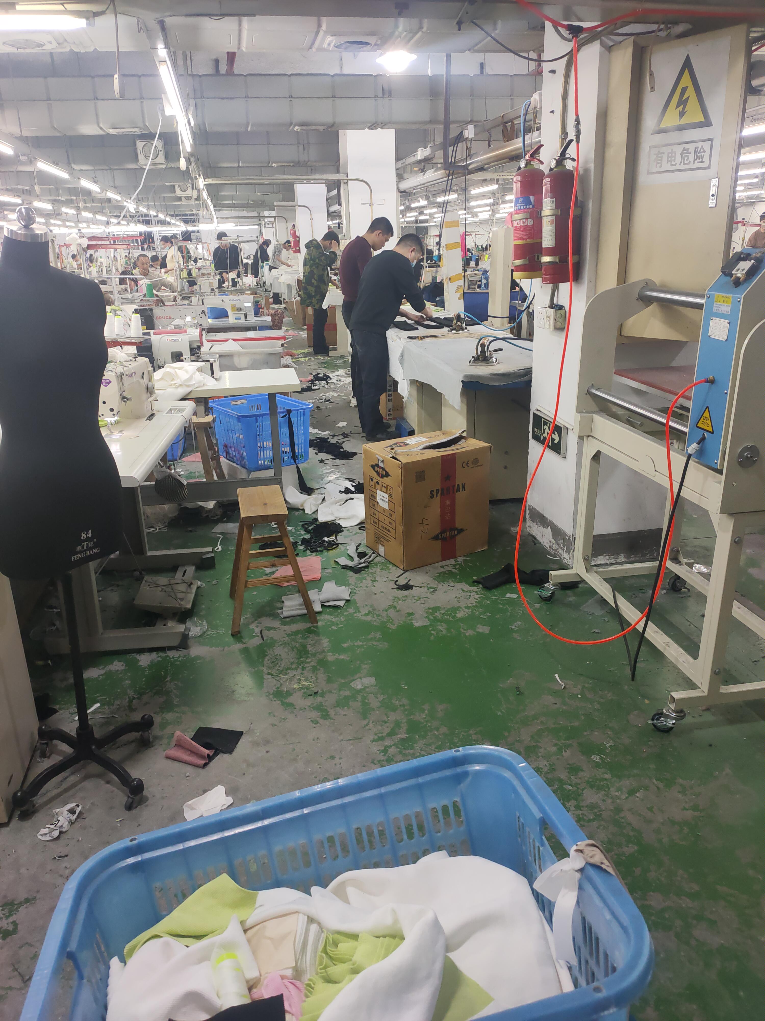 晨晨服饰工厂图片4