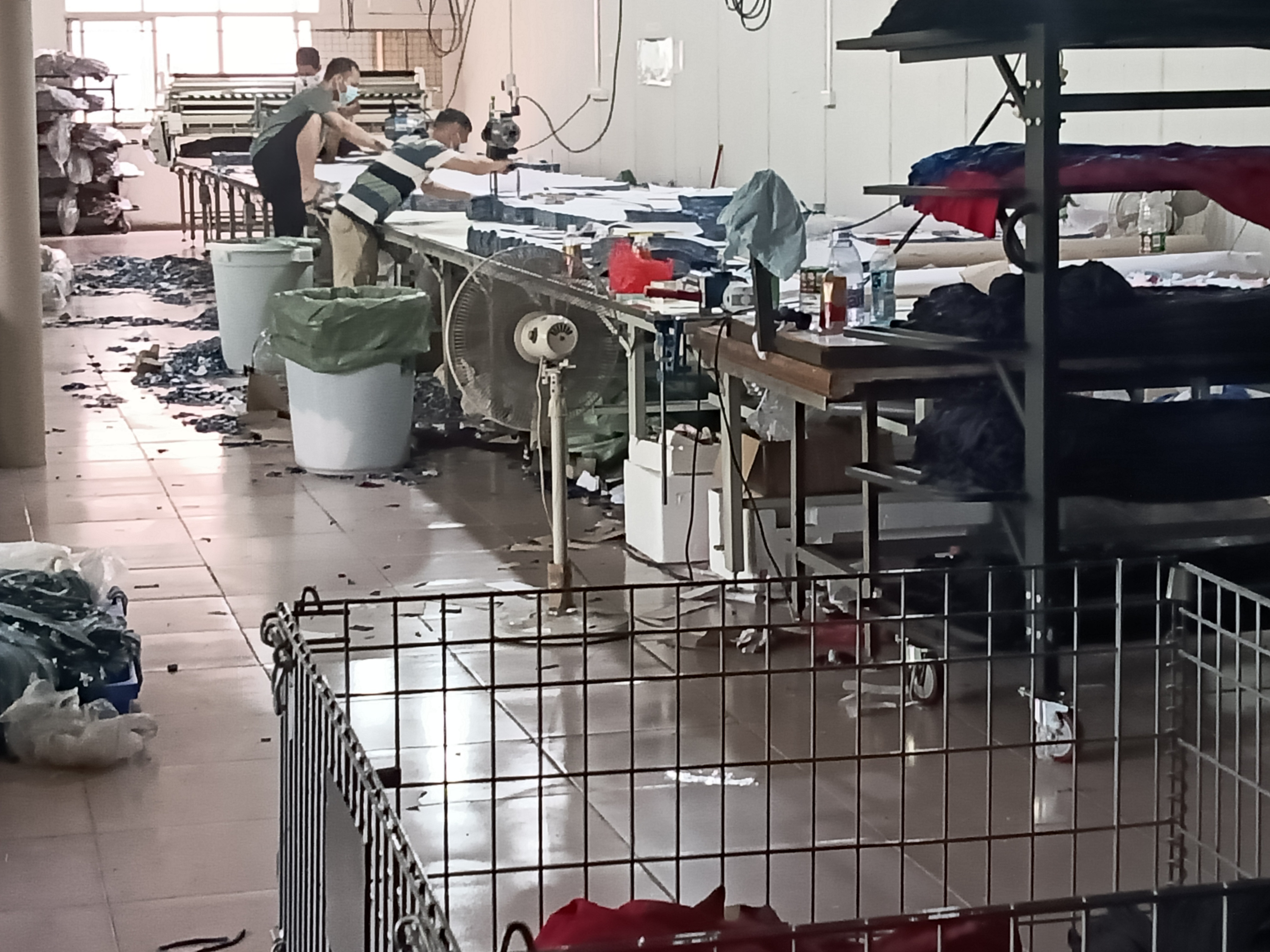 中山市剑蓝服装厂