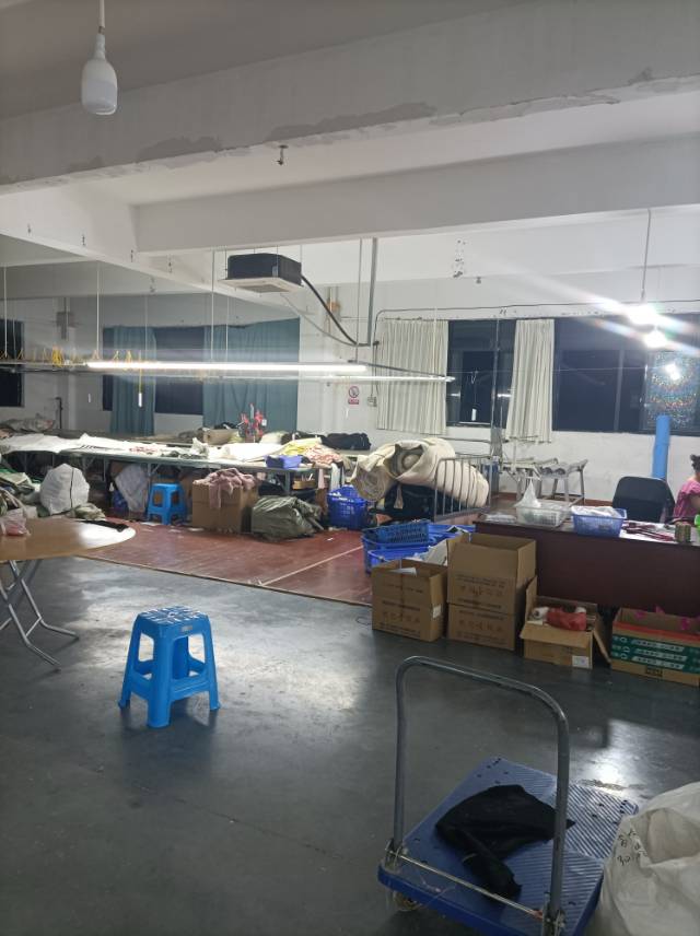 姿雅杰服饰工厂图片2