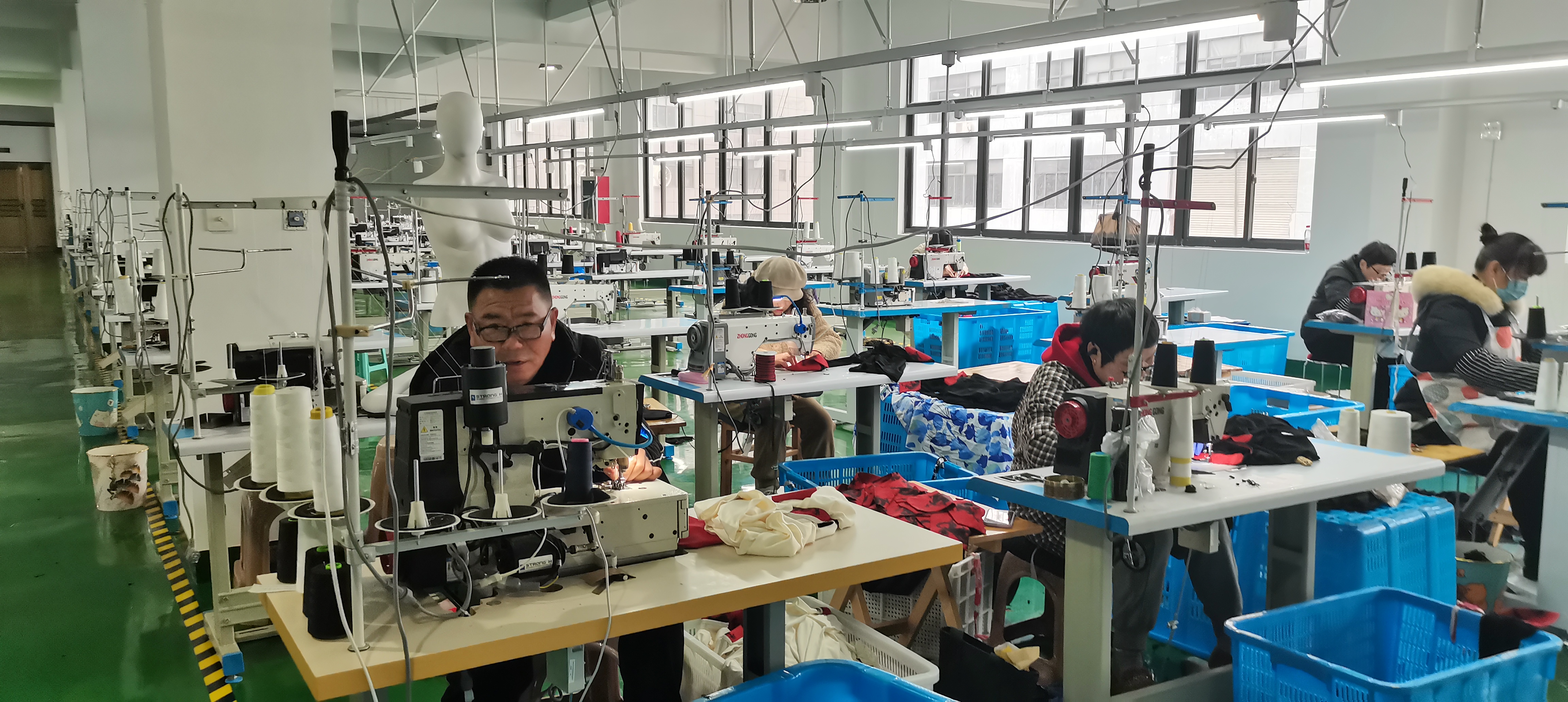亿琳壹制衣厂工厂图片3