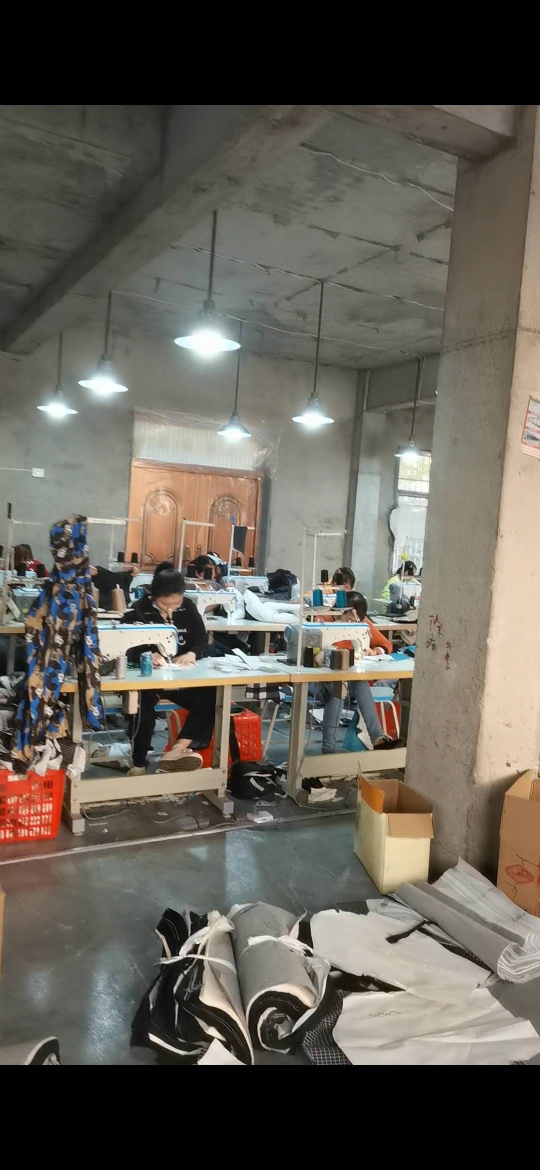 咸宁市咸安区荣鑫服装厂
