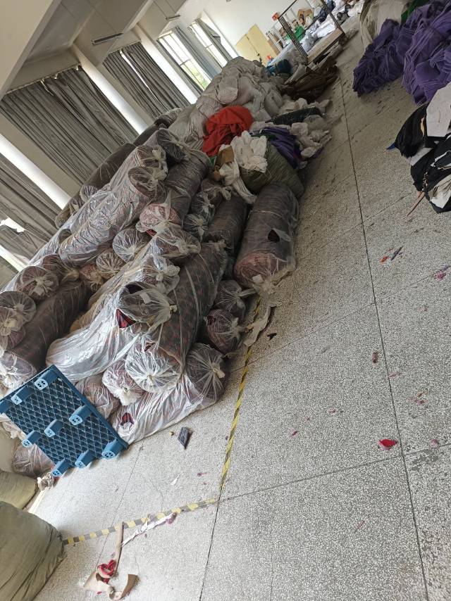 东阳市励达服饰有限公司工厂图片4