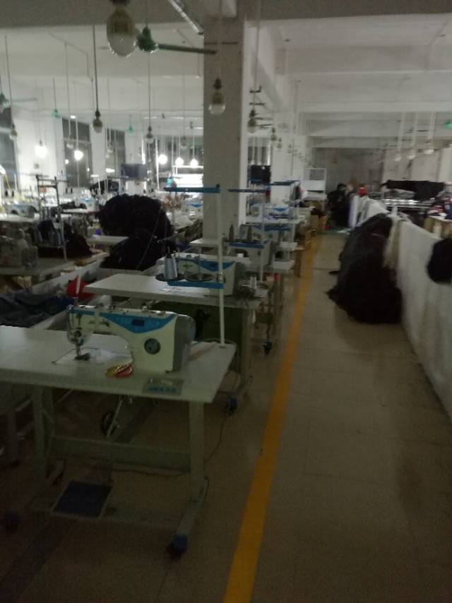 依然服饰工厂图片4