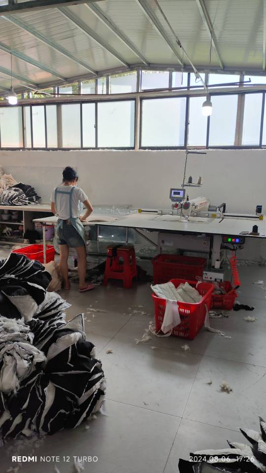 仙桃汇依服饰工厂图片3