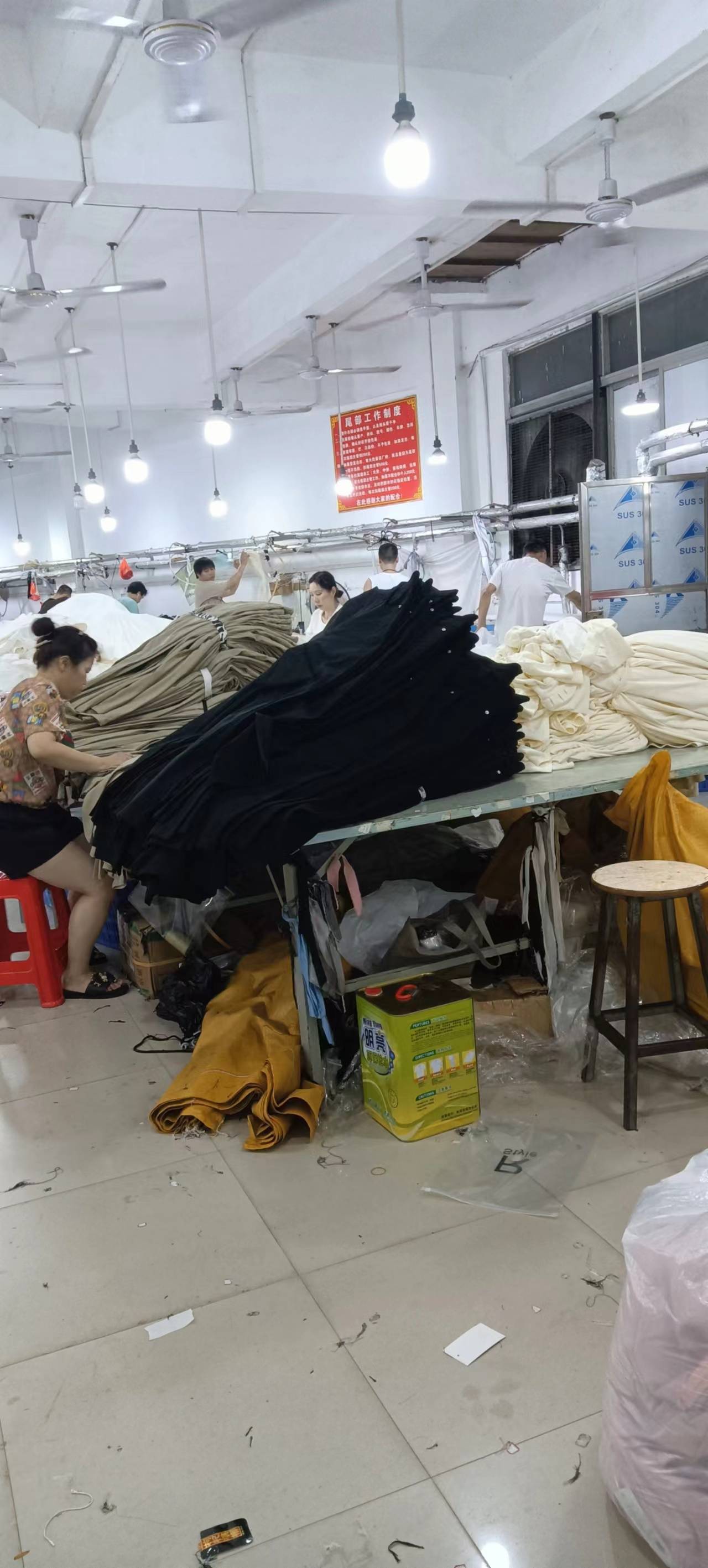 文英服饰工厂图片2