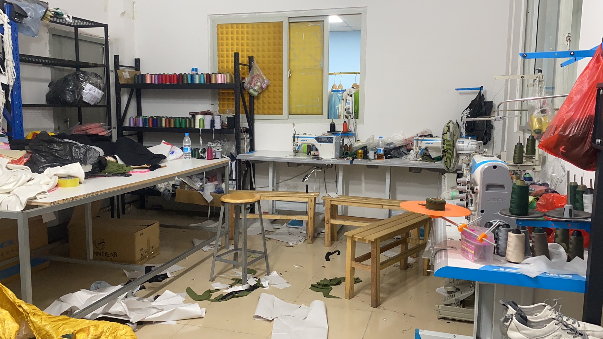 广州安嘉亿服装厂工厂图片4