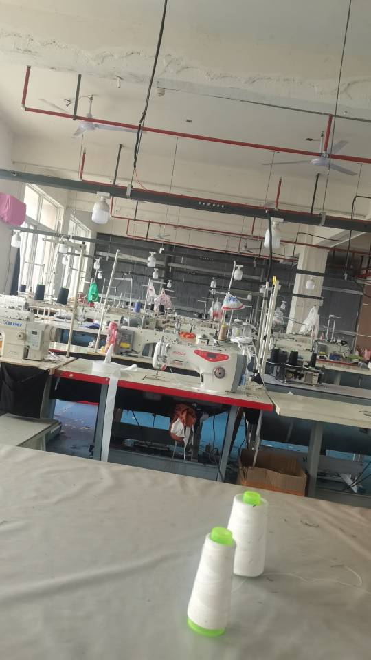 金漫服饰工厂图片3