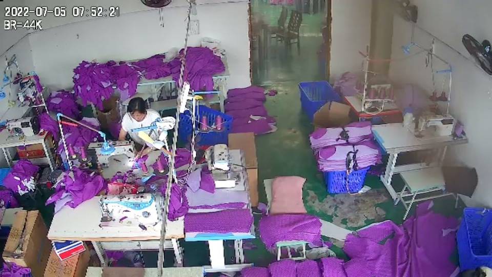 睢宁李集镇禹哲服饰加工厂工厂图片2